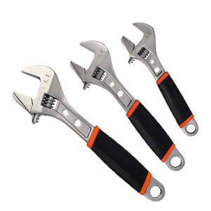 MOVABLE UNIVERSAL WRENCH